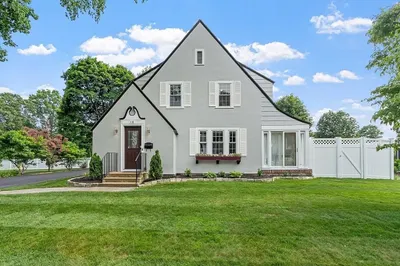 18 Merriam Ave 1
