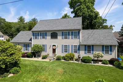 40 Emerald Lane 1