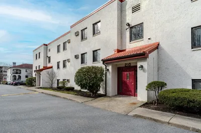 210 Fellsview Ter #216 1