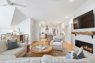 15 Dix Street #10 1