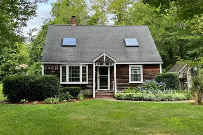 4 Pinecrest Rd