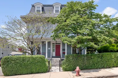 38 Spring St #2R 1