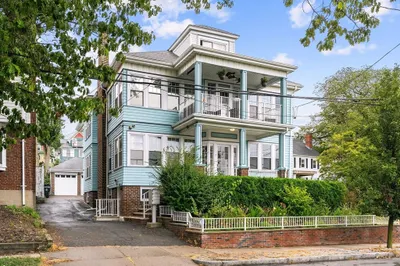 7 Nichols St #1