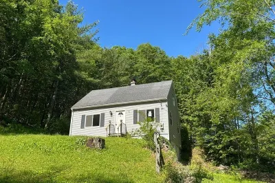 9 Woronoco Rd 1