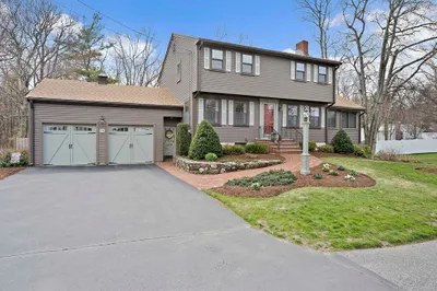 79 Hickory Ln