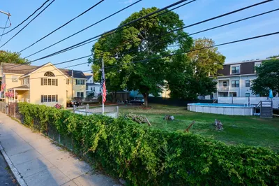 176 Coleridge St 1