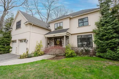 140 Greenwood St 1