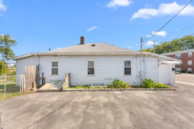 576 Sea St 1