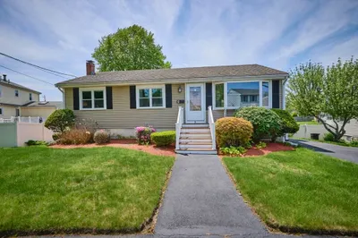 2 Sheffield Dr