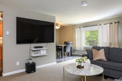 2 Patricia Rd. #2 1