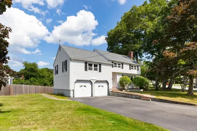 4 Mayflower Dr 1