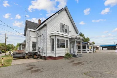 616 Centre St 1