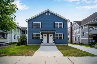 857-859 Carew St 1