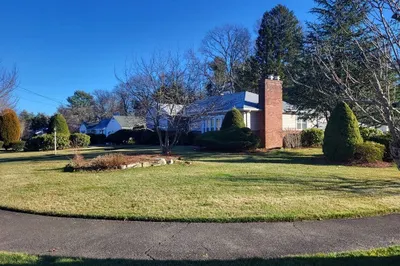 52 Country Club Dr
