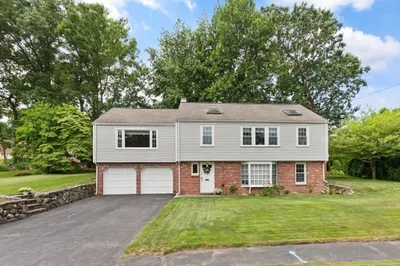 53 Locksley Rd 1