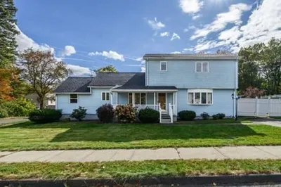 79 Massasoit Ave 1