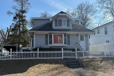 8 Quirk Ave