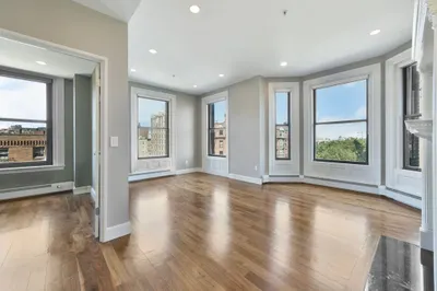 483 Beacon St #52
