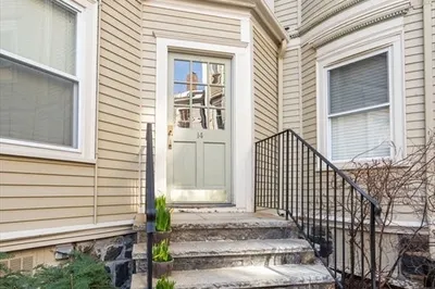 14 Linden Pl #3