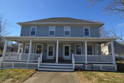 11 WoodlAnd Ave #A