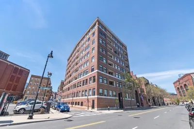 300 Commercial Street #304