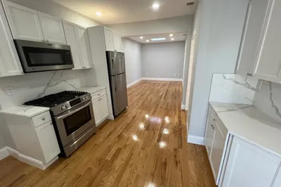 372 Oxford St #6