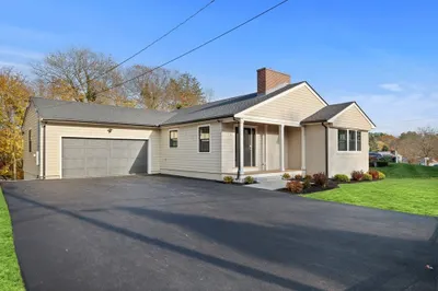 2 Howard Ct