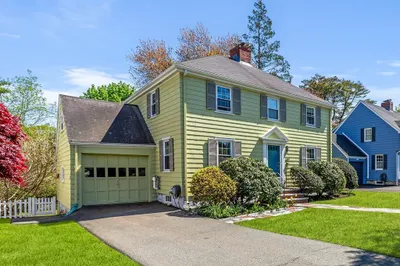 647 Lynn Fells Parkway
