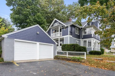 2 Calumet Ave 1