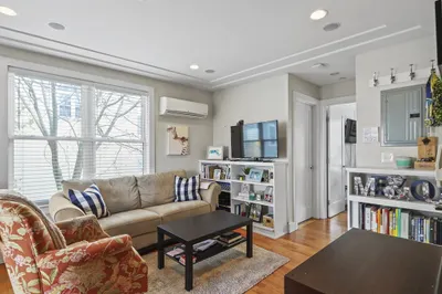 104 D St #2