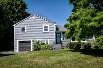 27 Dana Rd
