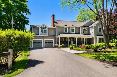 4 Lasallette Rd 1