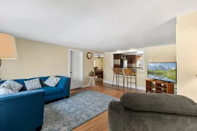 23 Edgewood Rd 1