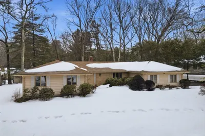 60 Exeter Avenue