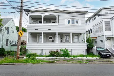49 N Franklin St 1