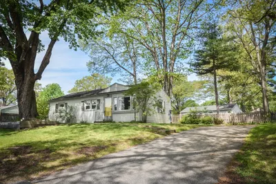 4 Woodlawn St