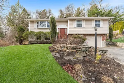 48 Perley Ave