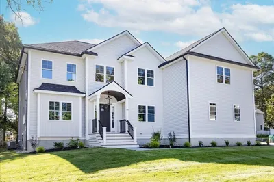 40 Lantern Ln 1