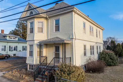 60 Lucas St