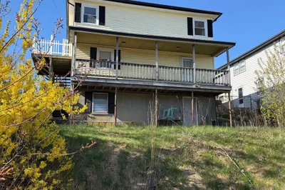 240 Lincoln St