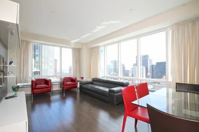 2 Avery St #35G