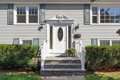 132 Woodley Ave 1