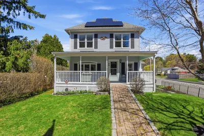 49 Pleasant Street 1
