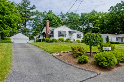 190 Mary Coburn Rd 1