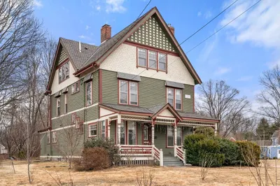 187 Pleasant St 1