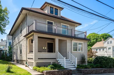 24 Daniels St