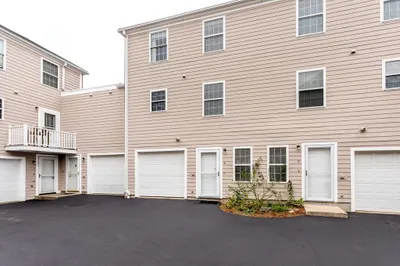 15 Young St #8