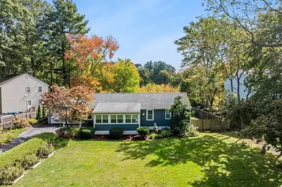 22 S Lakeview Rd