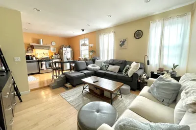 91 Green St #3A