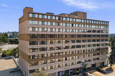 70 Southbridge St #203 1